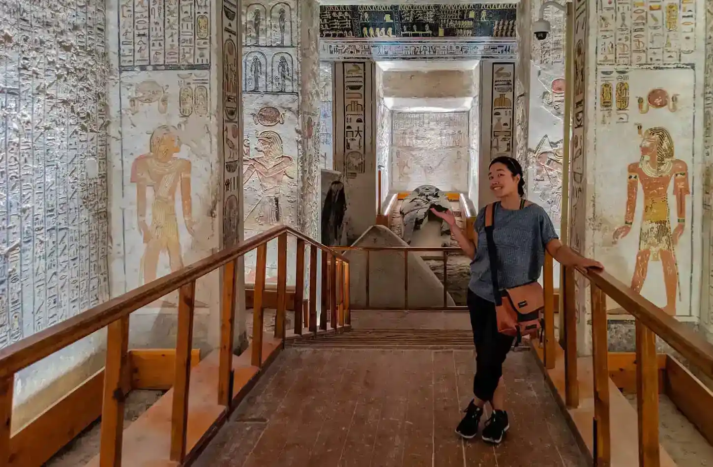 Egypt Travel Guide for Solo Travelers
Beautiful-picture-of-a-woman-in-the-Valley-of-the-Kings