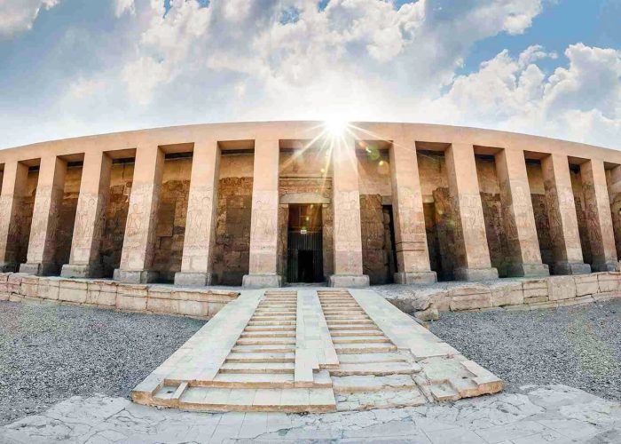 A-wonderful-picture-of-Abydos-Temple-in-Luxor.jpg