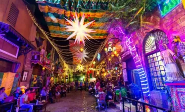 A-wonderful-photo-of-a-street-in-Egypt-during-Ramadan