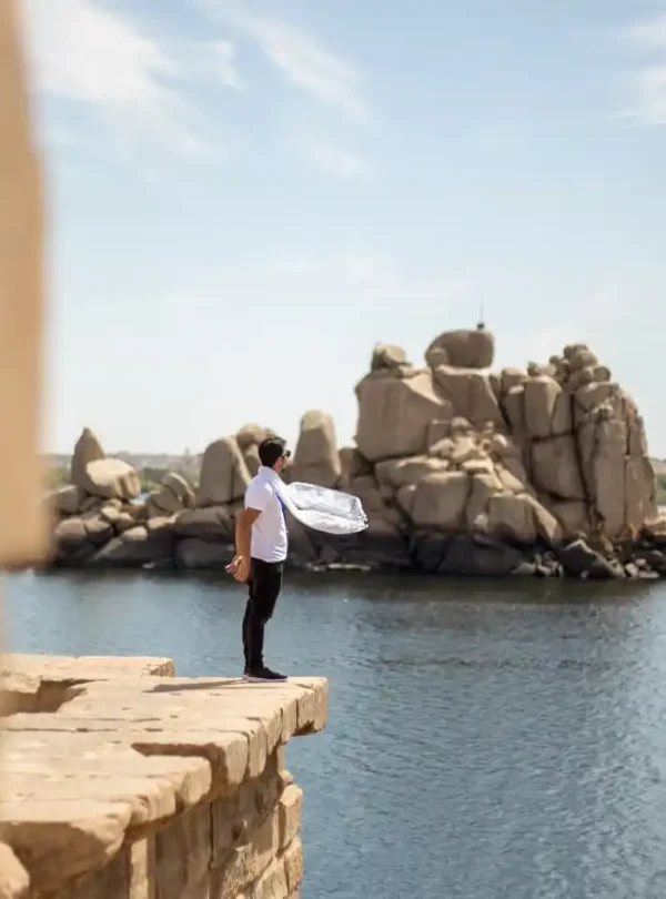 A-wonderful-picture-of-a-tourist-in-Aswan