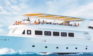 Great-picture-of-a-boat-in-Ras 11 Days All-Inclusive Egypt Tour - Cairo, Cruise & Sharm