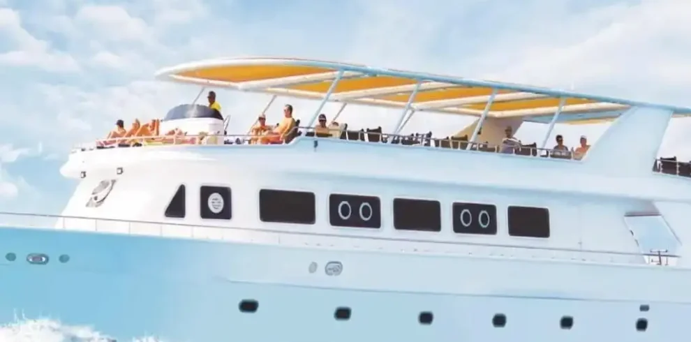 Great-picture-of-a-boat-in-Ras 11 Days All-Inclusive Egypt Tour - Cairo, Cruise & Sharm