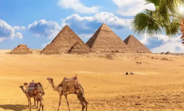 6 Days Cairo and Aswan with Abu Simbel Temple Pictures-of-some-of-the-beauty-in-front-of-the-ancient-pyramids-of-Giza